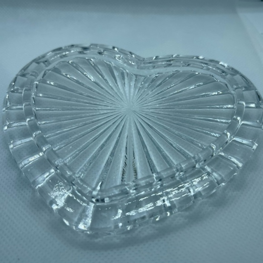 Crystal Heart Trinket Container - Picture 11 of 11